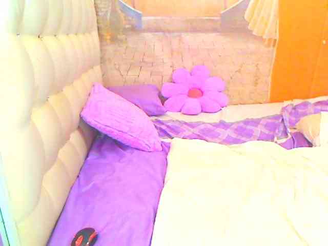 HOTLILLIE webcam