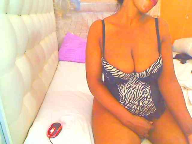 HOTLILLIE webcam