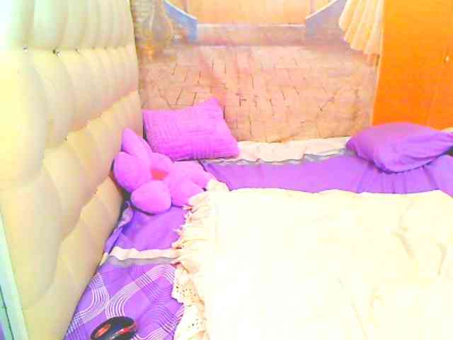 HOTLILLIE webcam