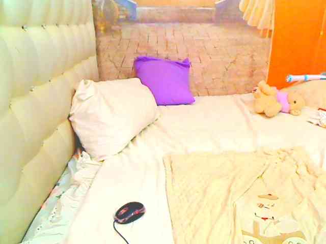 HOTLILLIE webcam