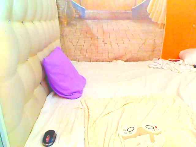HOTLILLIE webcam