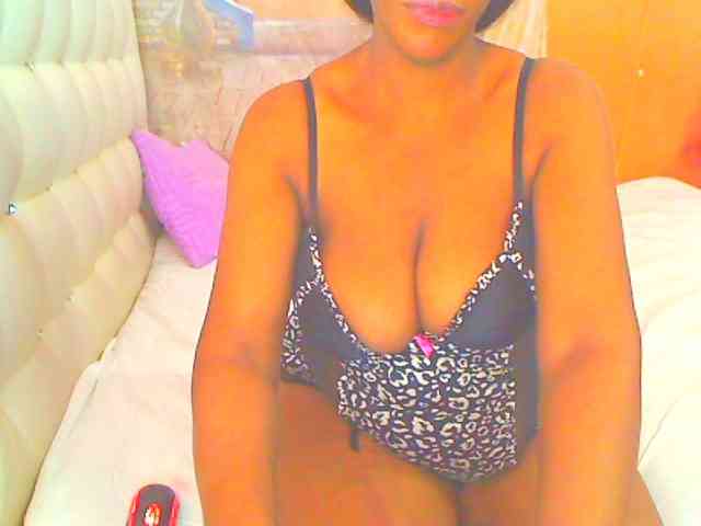 HOTLILLIE webcam