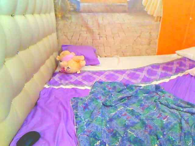 HOTLILLIE webcam