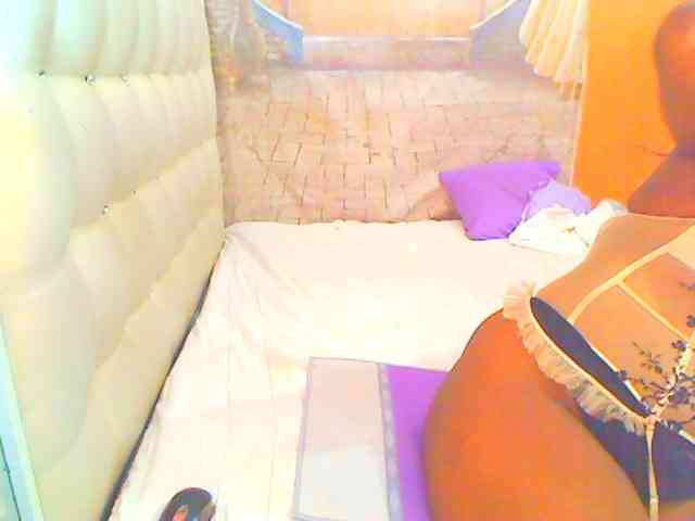 HOTLILLIE webcam