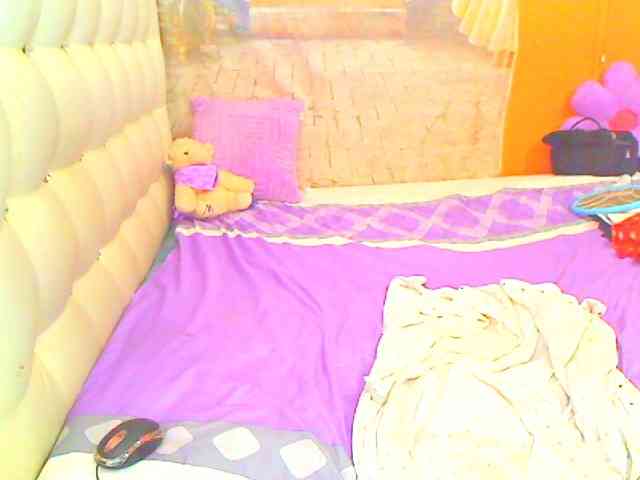 HOTLILLIE webcam