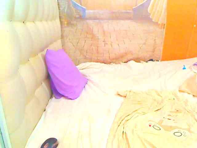 HOTLILLIE webcam