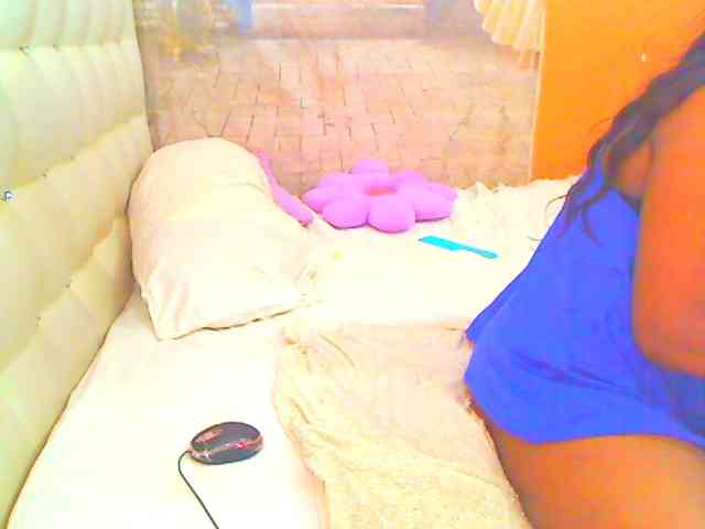 HOTLILLIE webcam