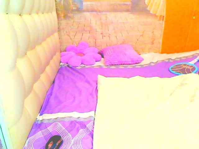 HOTLILLIE webcam