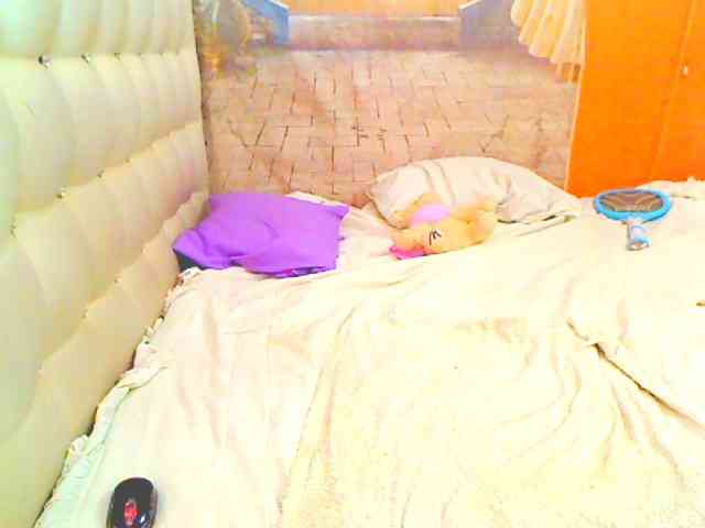 HOTLILLIE webcam