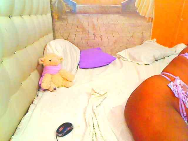 HOTLILLIE webcam
