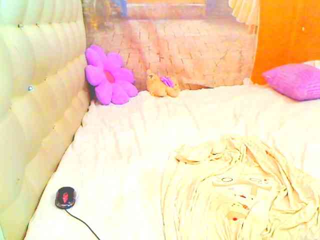 HOTLILLIE webcam