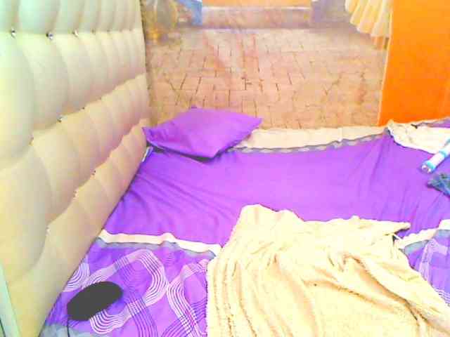 HOTLILLIE webcam