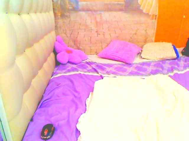 HOTLILLIE webcam