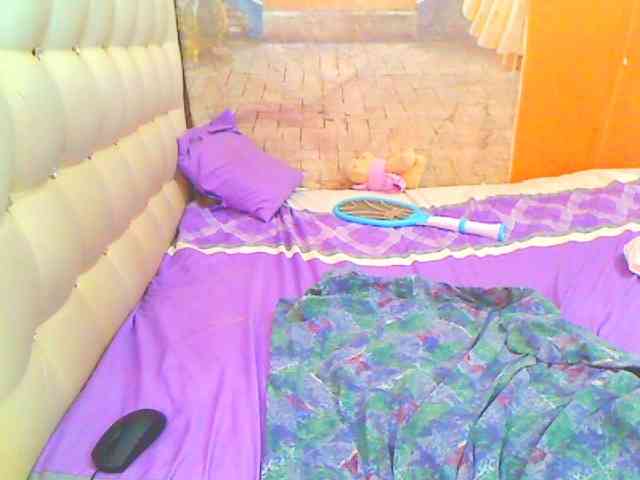 HOTLILLIE webcam