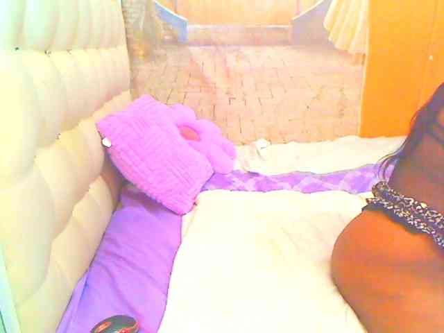 HOTLILLIE webcam