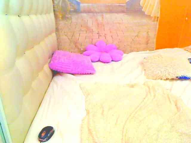 HOTLILLIE webcam