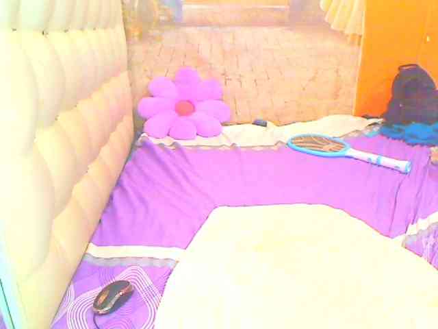 HOTLILLIE webcam