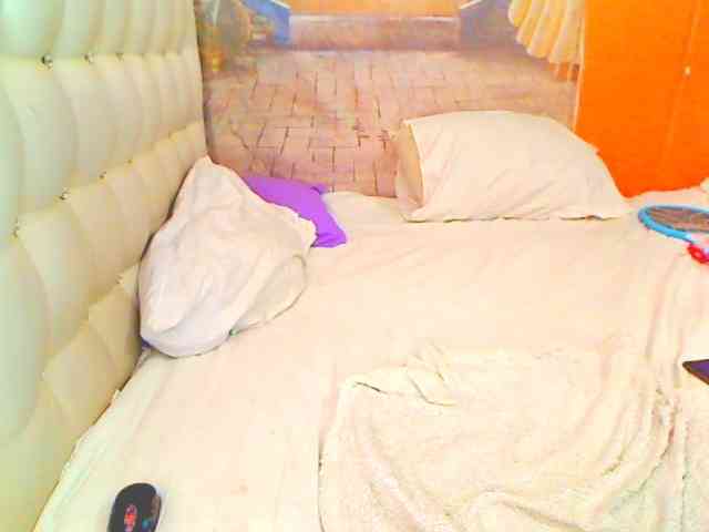 HOTLILLIE webcam