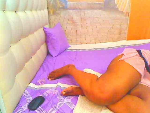 HOTLILLIE webcam