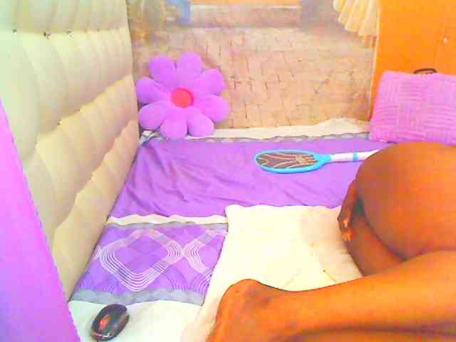 HOTLILLIE webcam