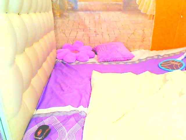 HOTLILLIE webcam