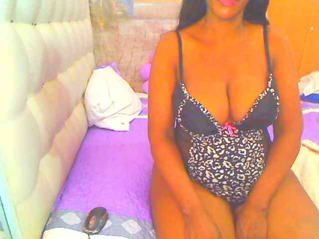 HOTLILLIE webcam