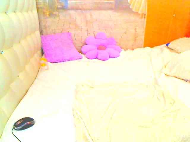HOTLILLIE webcam