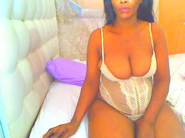 HOTLILLIE webcam
