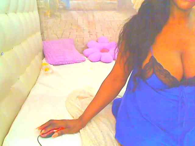 HOTLILLIE webcam