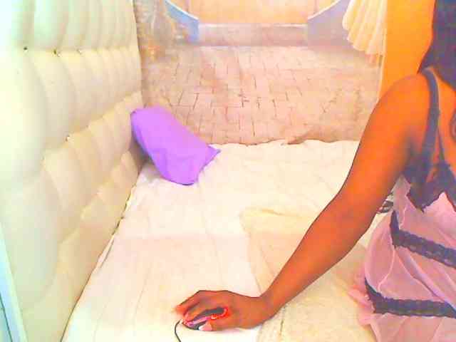 HOTLILLIE webcam