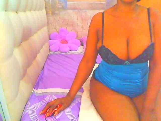 HOTLILLIE webcam