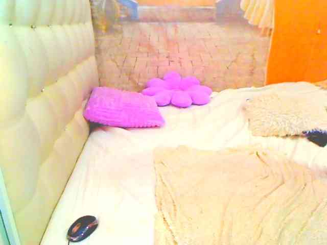HOTLILLIE webcam