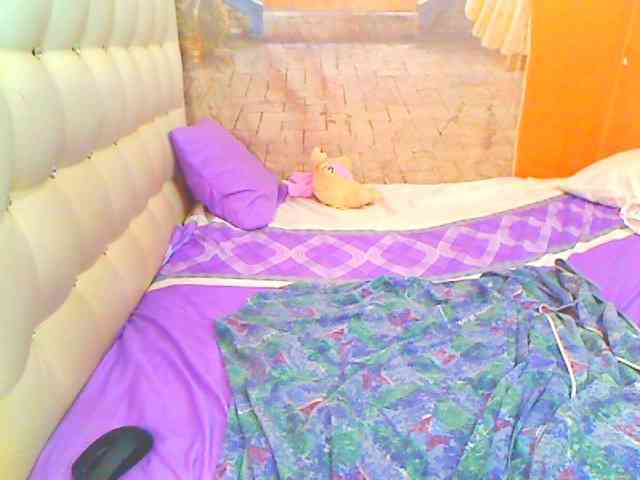 HOTLILLIE webcam