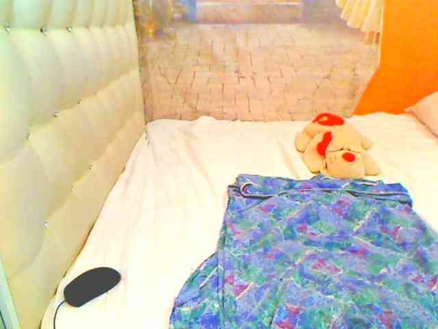 HOTLILLIE webcam
