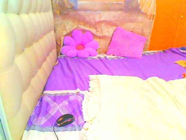 HOTLILLIE webcam
