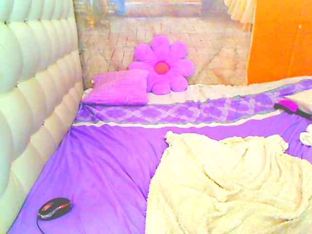 HOTLILLIE webcam