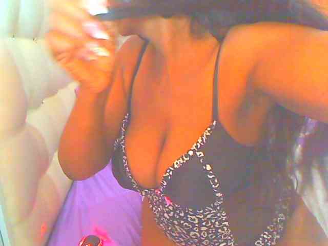 HOTLILLIE webcam