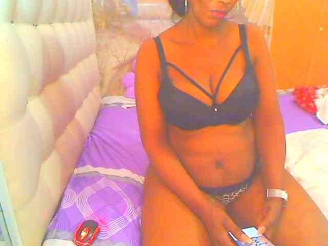 HOTLILLIE webcam