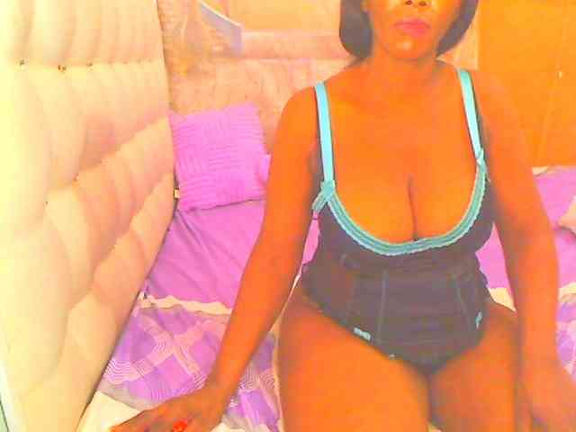 HOTLILLIE webcam