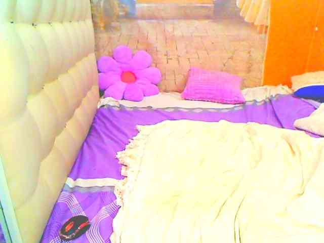 HOTLILLIE webcam