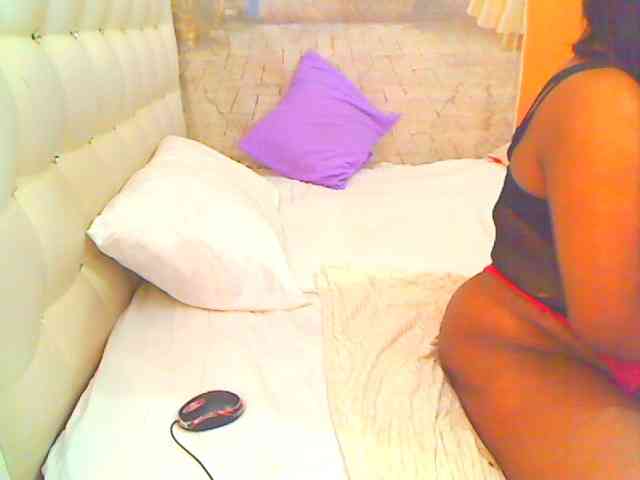 HOTLILLIE webcam