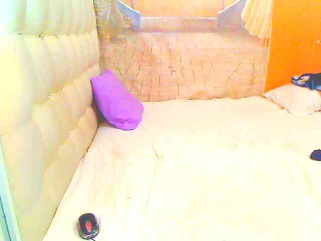 HOTLILLIE webcam