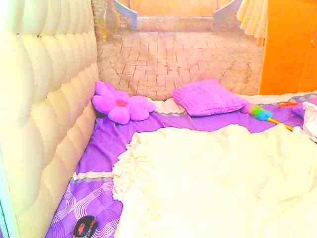 HOTLILLIE webcam