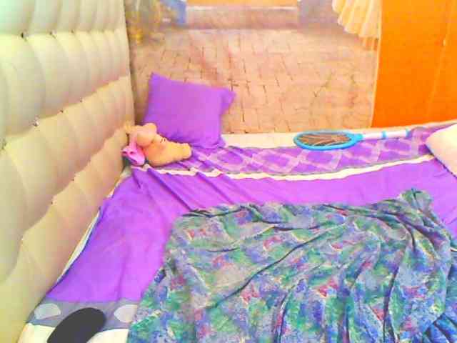 HOTLILLIE webcam