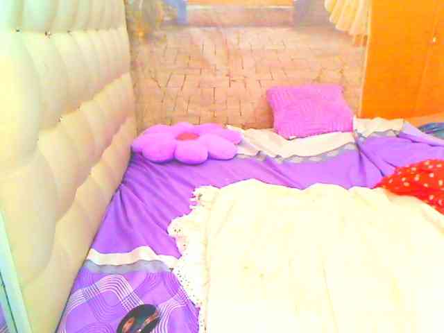 HOTLILLIE webcam