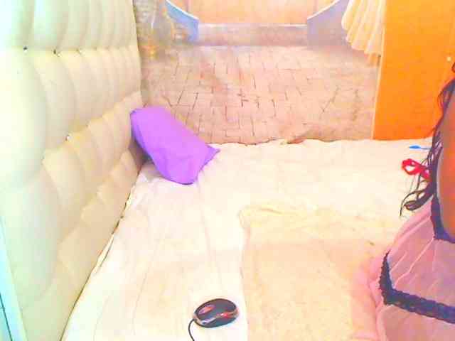 HOTLILLIE webcam