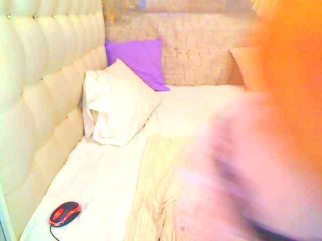 HOTLILLIE webcam