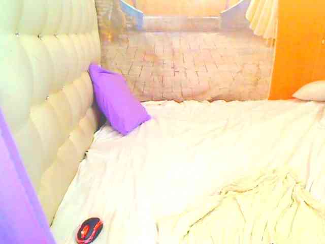 HOTLILLIE webcam