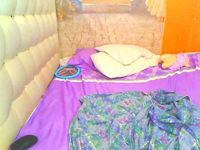 HOTLILLIE webcam