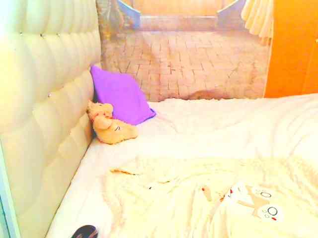 HOTLILLIE webcam